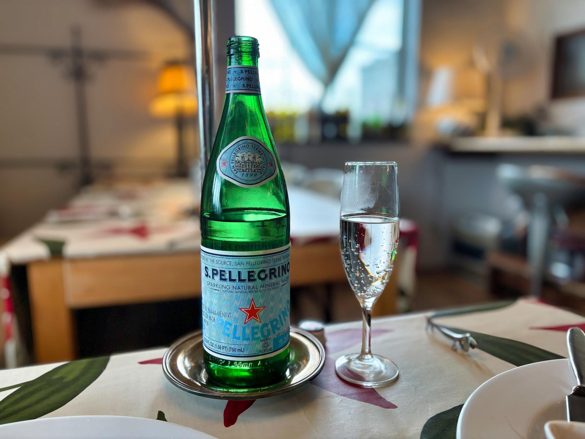 VinoBistro35 / ヴィーノ・ビストロ・トレンタ・チンクエ サンペレグリーノ イタリアの微発泡水
