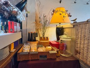 VinoBistro35 / ヴィーノ・ビストロ・トレンタ・チンクエ 店内 パスタ販売