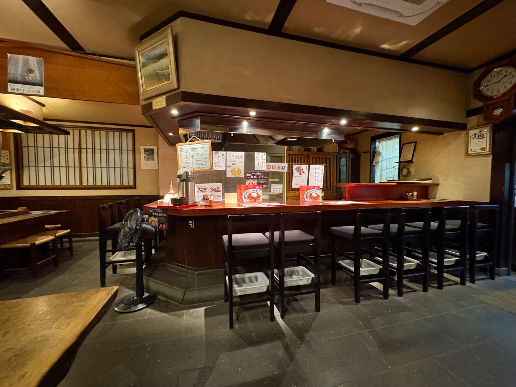 桐屋・権現亭 カウンター席