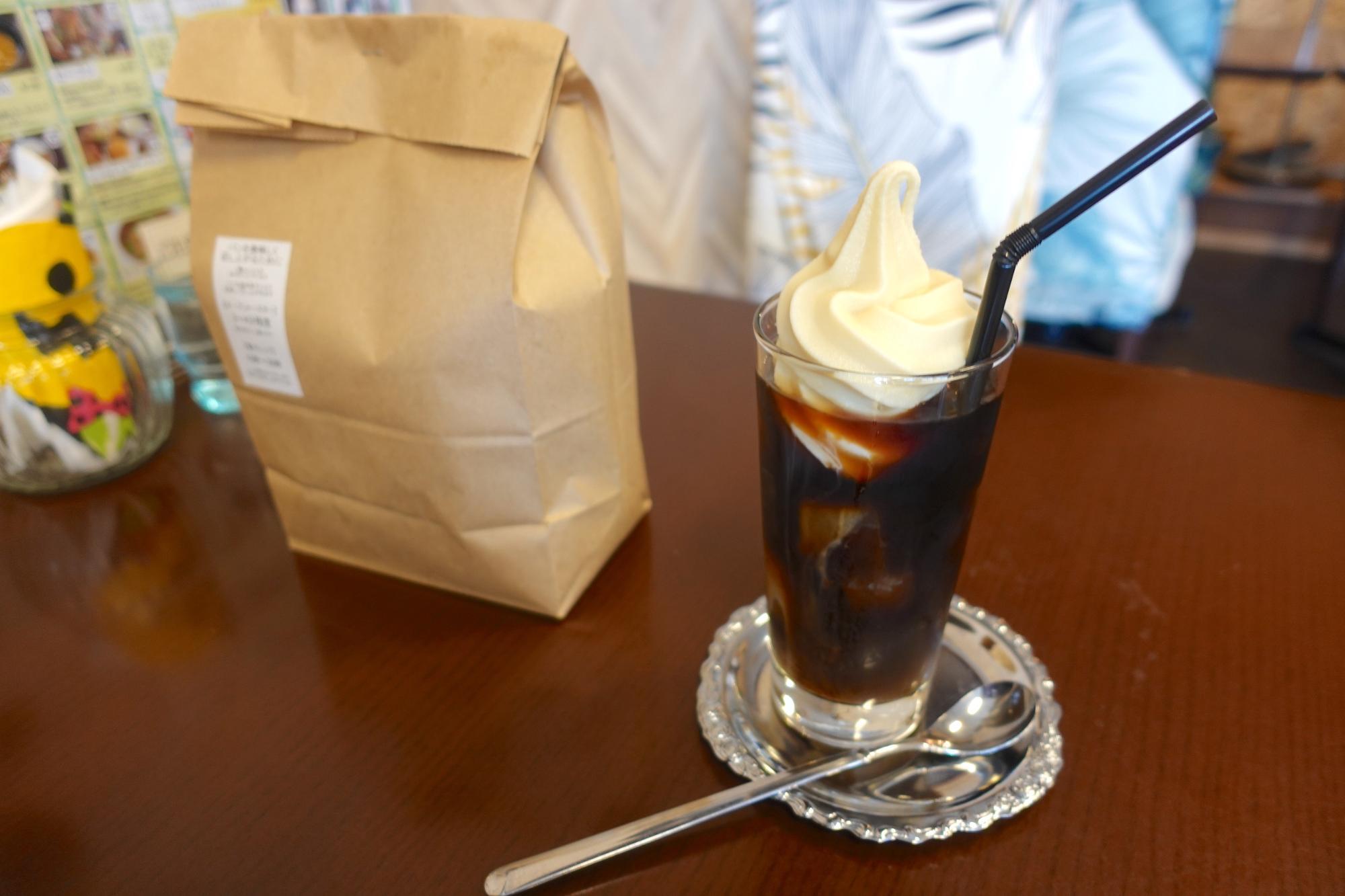 ベーカリー＆カフェ バスケット コーヒーフロート