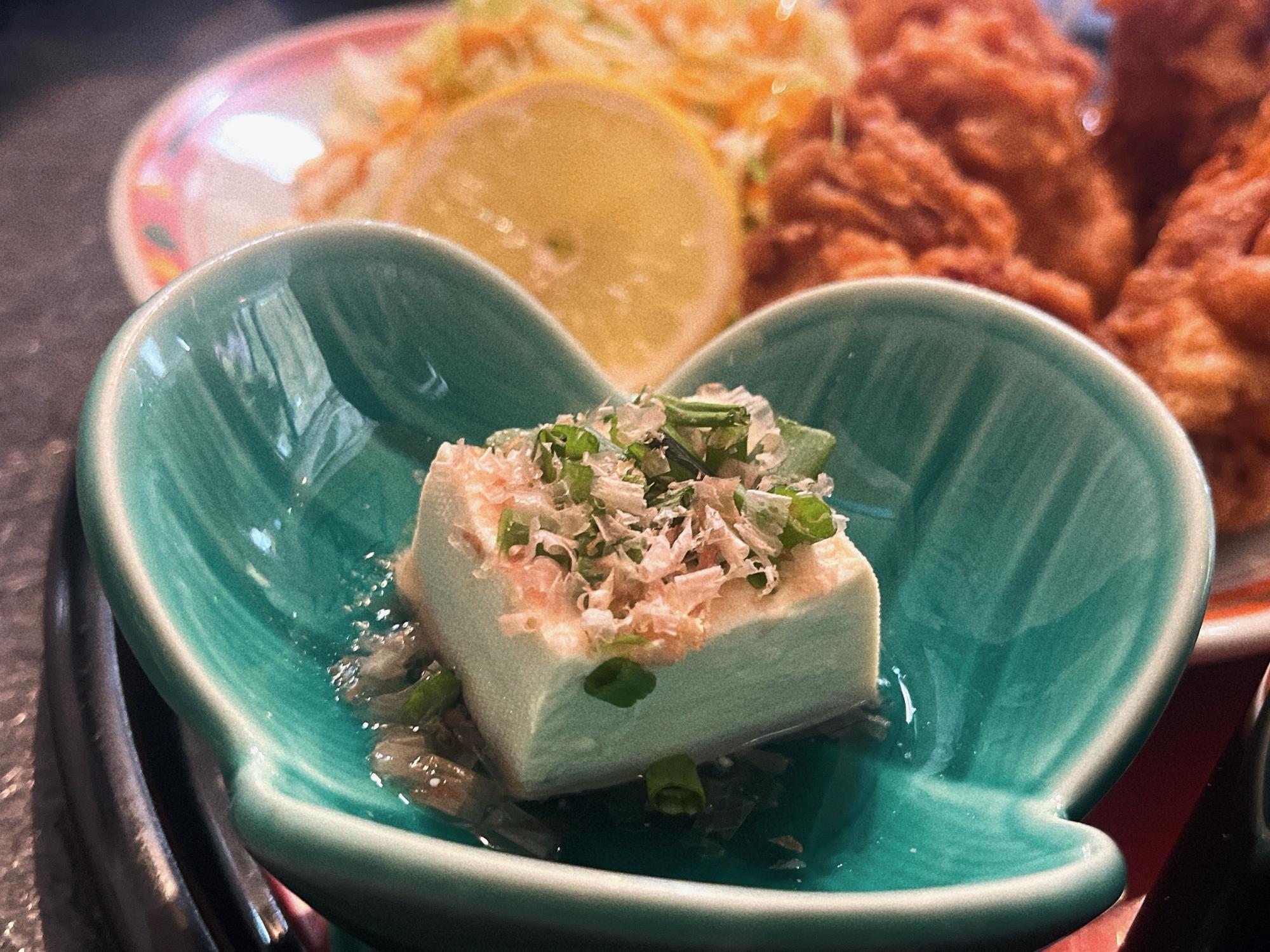 食処 太助 鶏の唐揚げ定食 冷奴