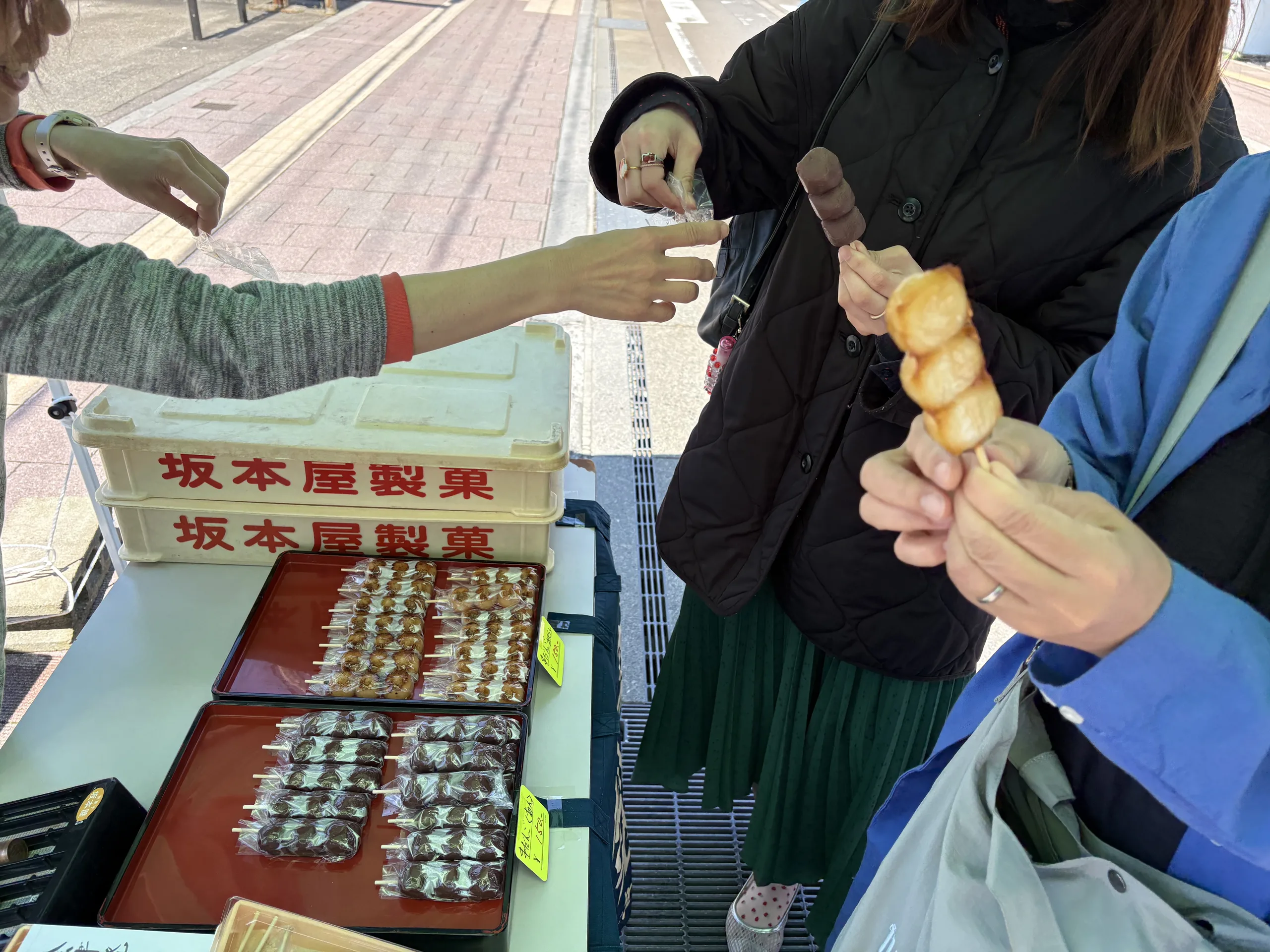 大町ふれあいこどもまつり 団子食べました 01｜写真｜2026-05-06